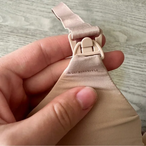 H&am Black and Nude Cup Nursing Bras Bundle 38D - Picture 9 of 12